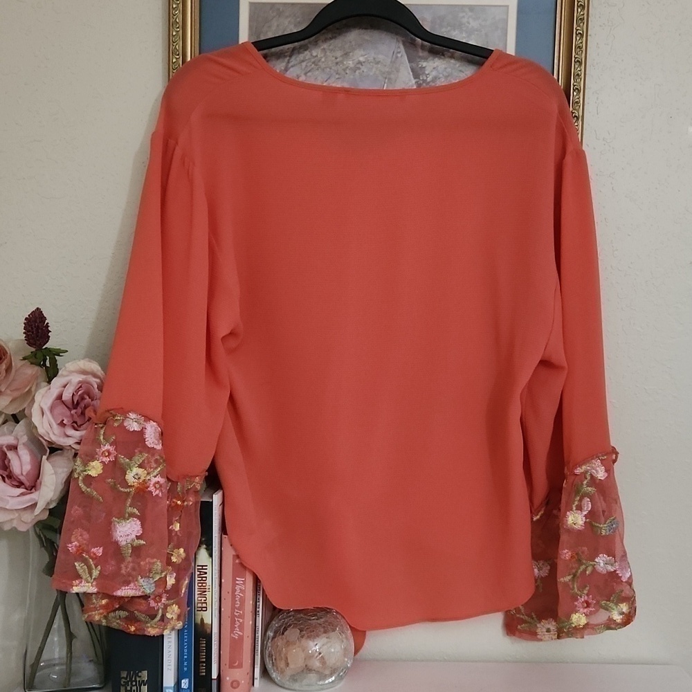 Embroidered Floral Sheer Sleeve Bohemian Blouse small Feminine - Picture 7 of 9